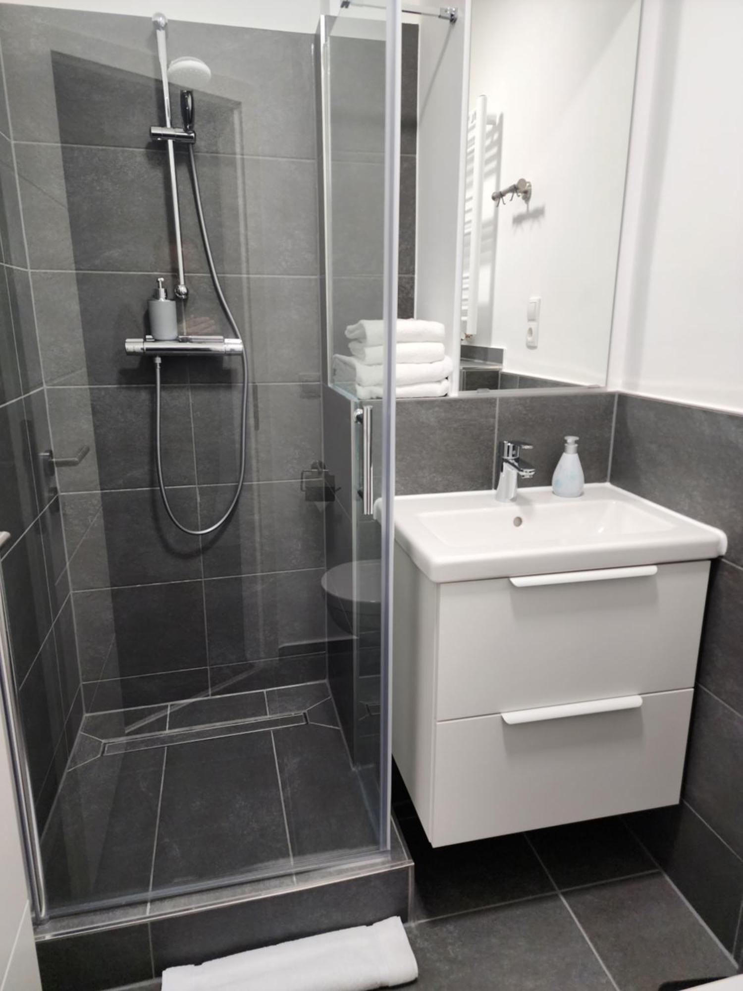 Davin City Aparments - Self-Check-In Hamburg Ngoại thất bức ảnh