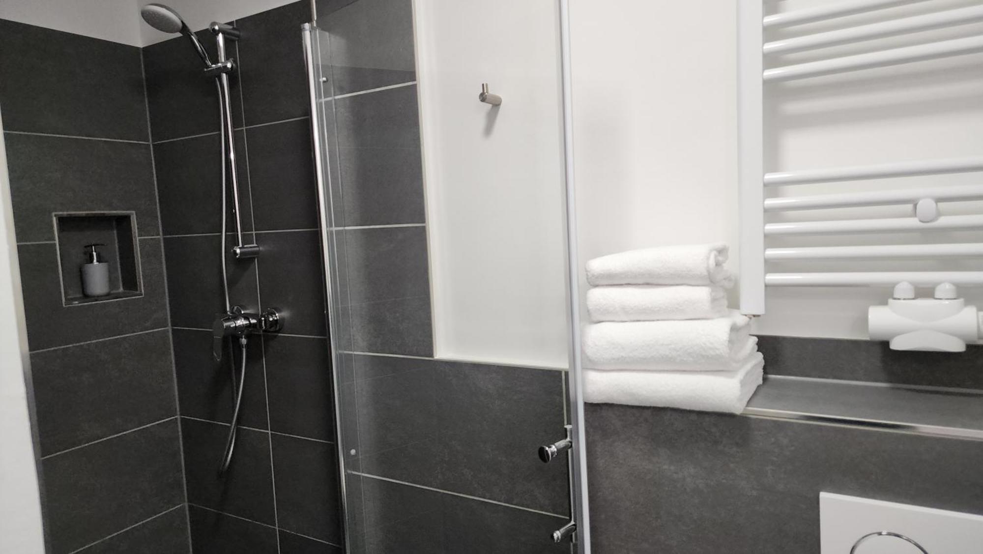 Davin City Aparments - Self-Check-In Hamburg Ngoại thất bức ảnh